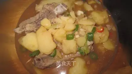 Ribs and potato miso soup