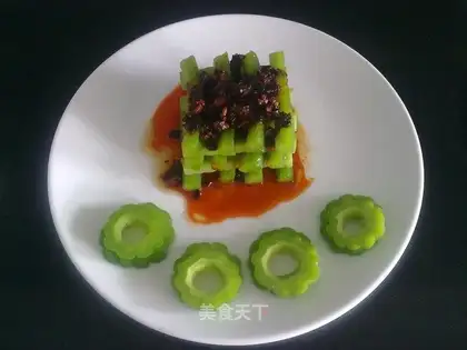 Laoganma mixed with bitter gourd