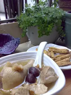 American ginseng and Tianqi stewed chicken soup