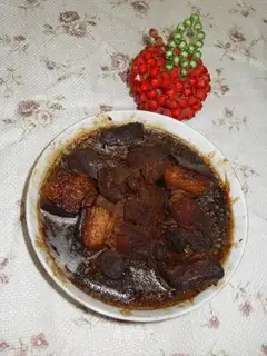 Roasted pork with sweet flour sauce