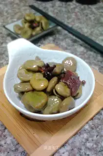Spiced stewed broad beans
