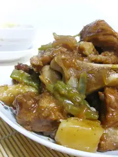 Stewed pork bone with beans and potatoes