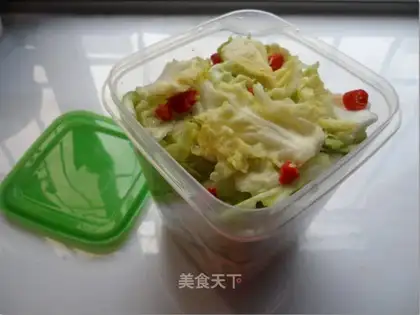 Hand-shredded refreshing Beijing cabbage