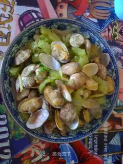 Boiled bitter gourd with clams