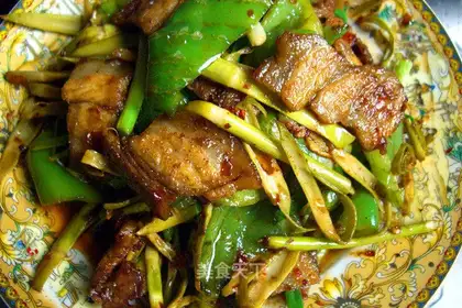 Small bamboo shoots twice-cooked pork