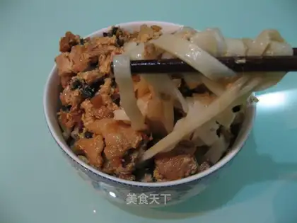 Old Beijing noodles with diced pork