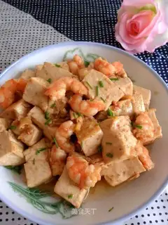 Stewed tofu with shrimp