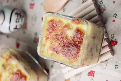 Baked Mashed Potatoes with Bacon and Cheyenne Sauce