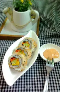 Tuna crispy roll sushi