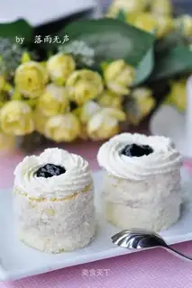 Coconut silk mulberry jam cake