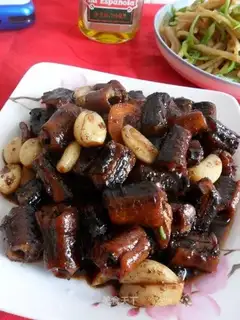 Braised eel section