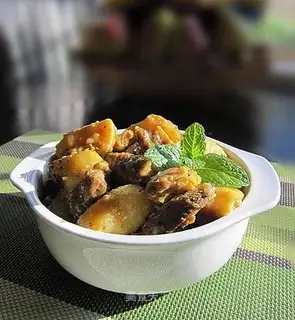 Stewed potatoes with beef brisket in curry