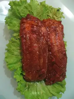 Grilled pork ribs with honey sauce
