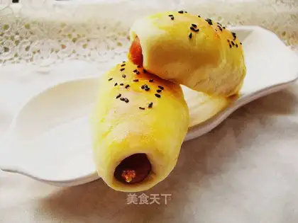 Sesame sausage bun