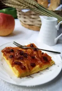 Caramel apple flip cake