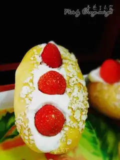 Strawberry cream bread