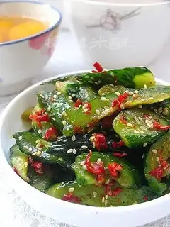 Spicy pickled cucumber