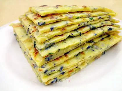 Purple cabbage omelet