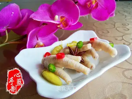 Laotan pickled pepper chicken feet