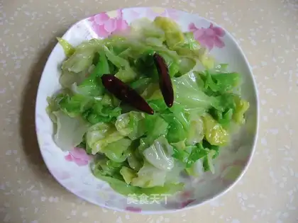 Stir green cabbage with stir-fried vegetables