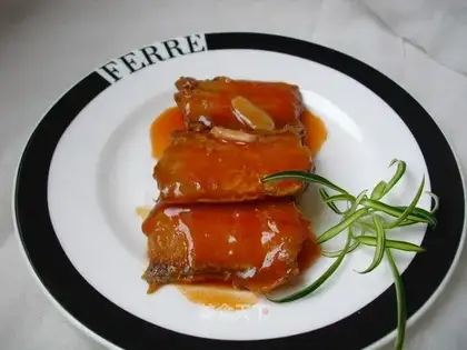 Hairfish in tomato sauce