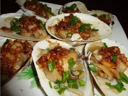 Roasted white mussel with garlic flavor