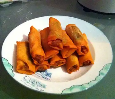 Shepherd's purse and yellow croaker spring rolls