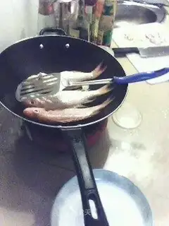Roasted red shirt fish in soy sauce