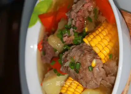 Stewed beef ribs with apple and wine