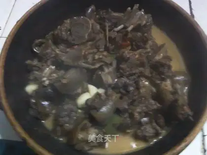 Spicy dog meat
