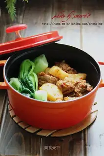 Spicy pork ribs pot rice