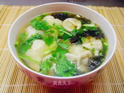 Wild vegetable meat wonton