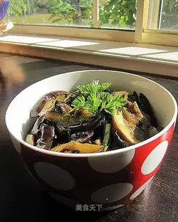 stir-fried eggplant with perilla, garlic, and black bean sauce