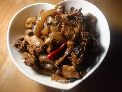 Roast chicken with matsutake and konjac