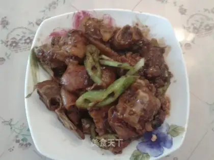 roasted pig's trotters in soy sauce