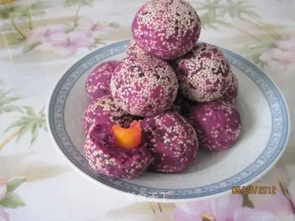 Mango and purple potato balls