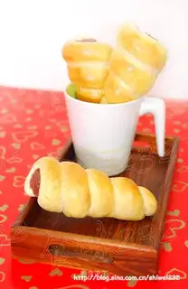 Cocoa croissant