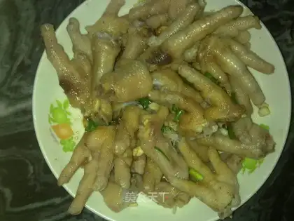 Cold chicken feet