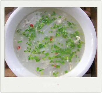 Razre and shredded radish soup