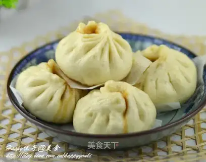 Fresh meat steamed buns