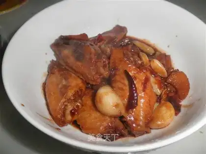 Braised chicken wings