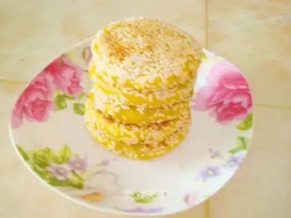 Sesame-scented pumpkin cake