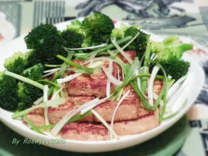 Broccoli with oyster tofu