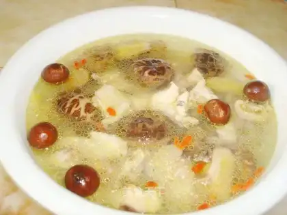 Stewed local chicken with mushroom