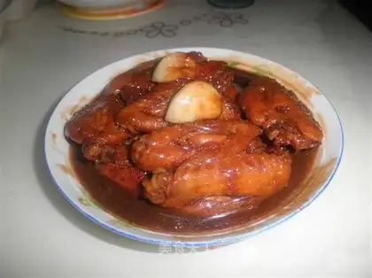 Braised chicken wings