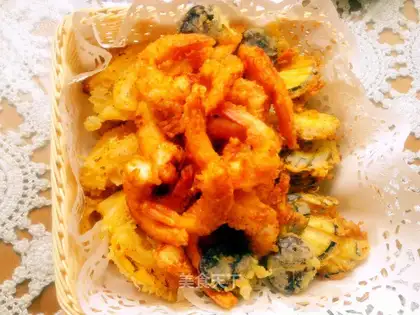 Fried shrimps and fried vegetables