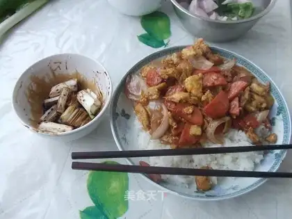 Sausage, eggs, rice.
