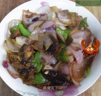 stir-fried pork with onions
