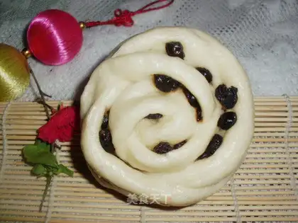 Rose steamed buns