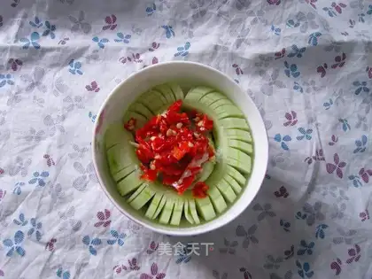 chopped pepper and coir coat cucumber